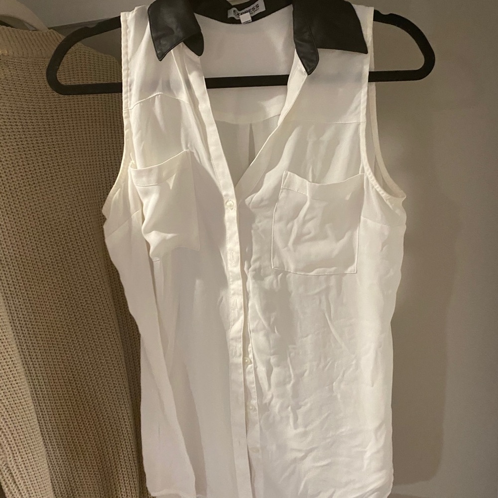 Sleeveless blouse